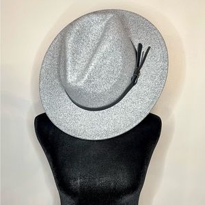 NWT Light Grey Felt Hat OSFM with Black Belt